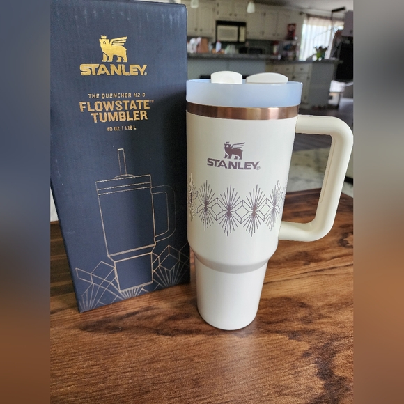 Stanley Quencher H2.0 Tumbler 40 oz in Cream and Cooper - Picture 1 of 9